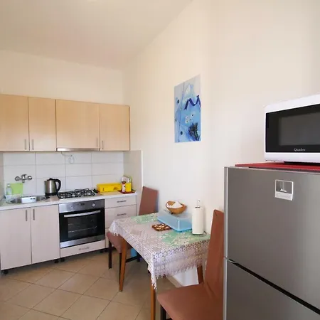 Apartamento Nicki Ii. *